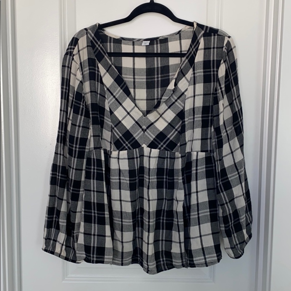 Old Navy black and white plaid peplum top